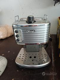 macchina caffe' delonghi