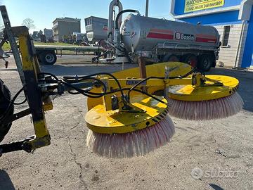 Spazzatrice a due spazzole