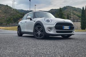 mini Cooper d 5 porte 