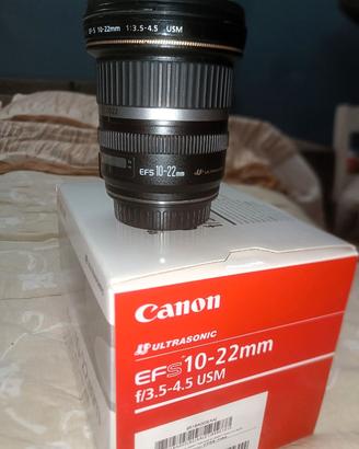 obiettivo Canon grandangolare 10-22