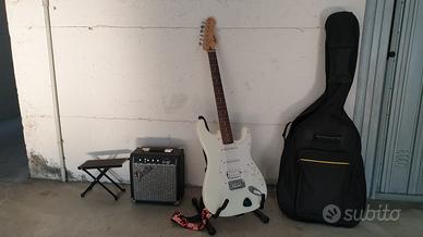 Chitarra elettrica Squier Strat Fender