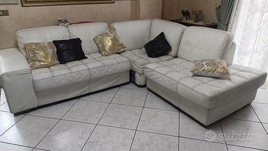 Divano in pelle bianco