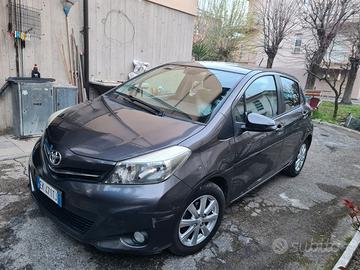 Toyota Yaris Lounge 2012