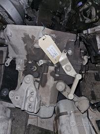Cambio PEUGEOT 208 1199cc benzina del 2013