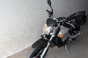 SUZUKI GSR 600