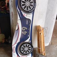 lettino bambini a forma di macchina 