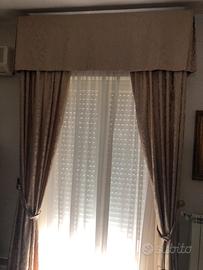 Coppia tende con mantovana e cadute