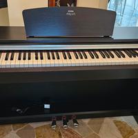 Pianoforte YAMAHA Arius