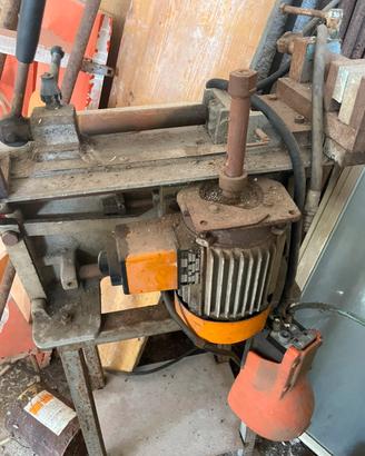 Tagliagerro elettrica da cantiere