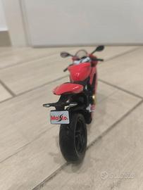 Modellino ducati 1199 motocycles scala 1/12