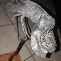 lampada insetto da tavolo  in ferro battuto 