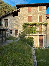 Rustico con terreno in Solmarina
