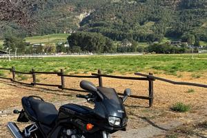 YAMAHA FAZER 600 Buone condizioni pochi km