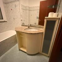 Mobile bagno con lavabo