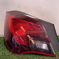 STOP FANALE POSTERIORE SINISTRO OPEL Astra J GTC 1