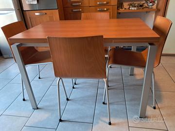 Tavolo e sedie ciliegio Calligaris