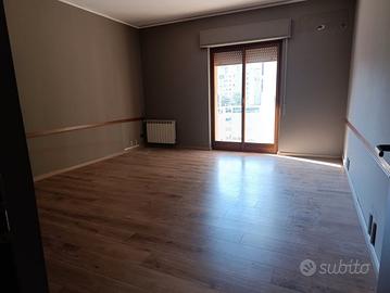 4 vani 140mq Galieli/Via Campolo con posto auto