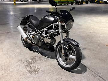 Ducati Monster 600 dark