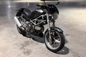 Ducati Monster 600 dark