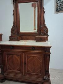 Mobili antichi in legno