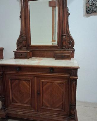 Mobili antichi in legno