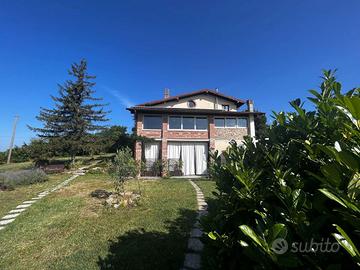 Villa singola Montecalvo Versiggia