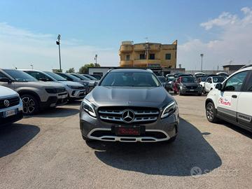 MERCEDES-BENZ GLA 200 d Automatic premium