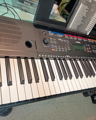 tastiera Yamaha PSR e263 perfetta valuto scambi 