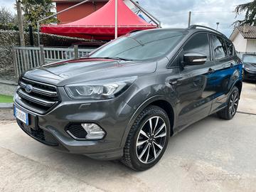 Ford Kuga 2.0 TDCI 150 cv 4WD Powershift ST-Line