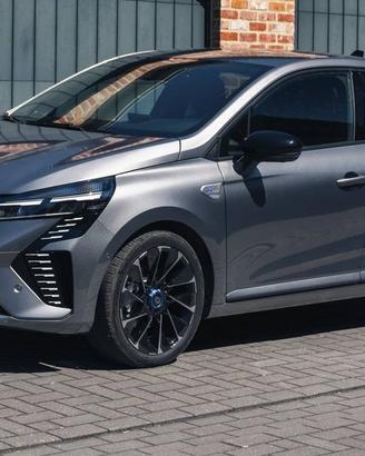 Nuova Renault Clio 2024 restayling per ricambio