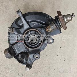 Montante mozzo anteriore DX Nissan King Cab D21