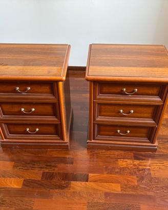 Coppia comodini classici in legno a 3 cassetti