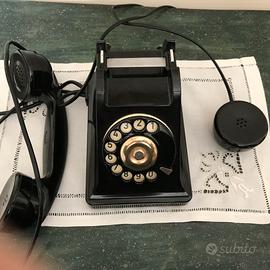 Telefono in bachelite con auricolare