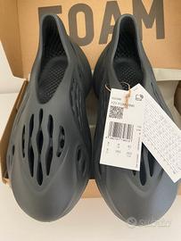 ADIDAS YZY FOAM RNR CARBON TG 42