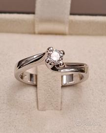 Anello solitario Giorgio Visconti in oro  18 kt 