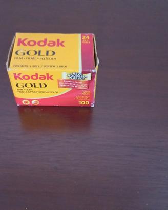Rullino kodak gold 24