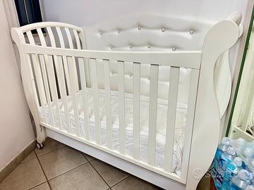 Culla per bambini con ruote e cassetto estraibile