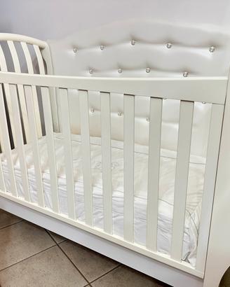 Culla per bambini con ruote e cassetto estraibile