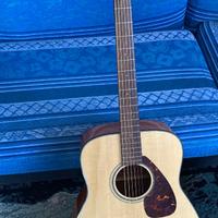 Chitarra acustica Yamaha