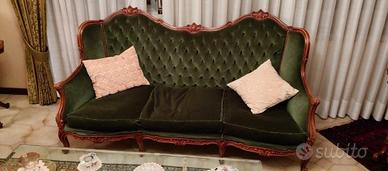 Salotto in legno e velluto