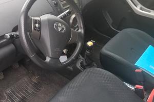  Toyota Yaris 1300;benzina 