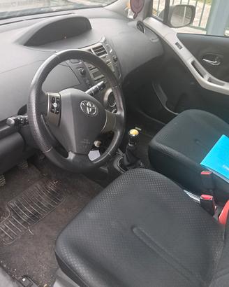  Toyota Yaris 1300;benzina 
