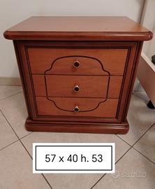 Comodini in legno massello