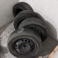 Ruota + Gomme invernali  195/60 R15 Lancia Musa
