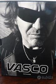 Cofanetto dvd e libro Vasco Rossi