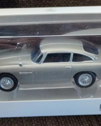 Aston Martin DB5 -James Bond-