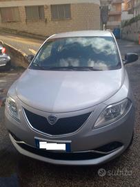 Lancia Ypsilon 1.2 69 CV 5 porte Silver