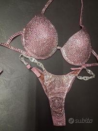👙 Bikini da gara bodybuilding rosa e argento