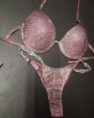 👙 Bikini da gara bodybuilding rosa e argento