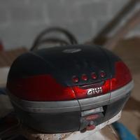 Bauletto Givi con attacco per tmax 500. Prezzo tra